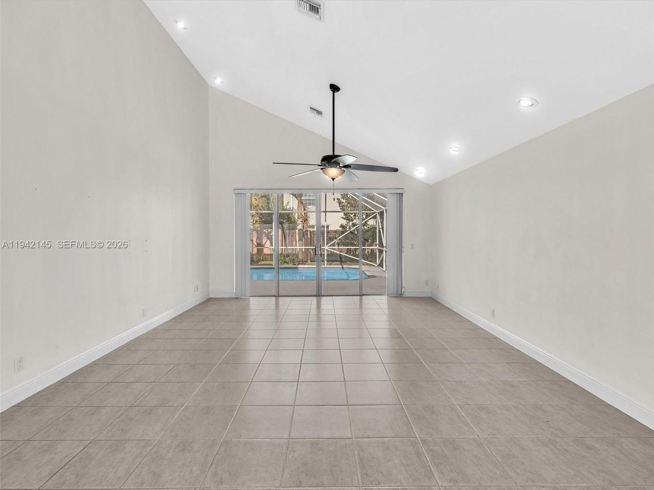 6365 Nw 77th Pl - Photo 4 of 36