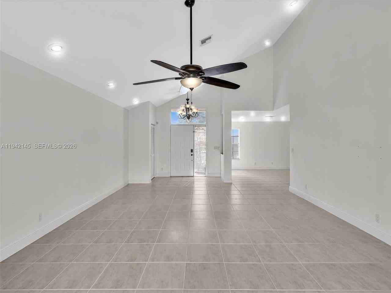 6365 Nw 77th Pl - Photo 6 of 36