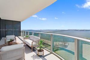 featured image of 700 Ne 24th St #4907