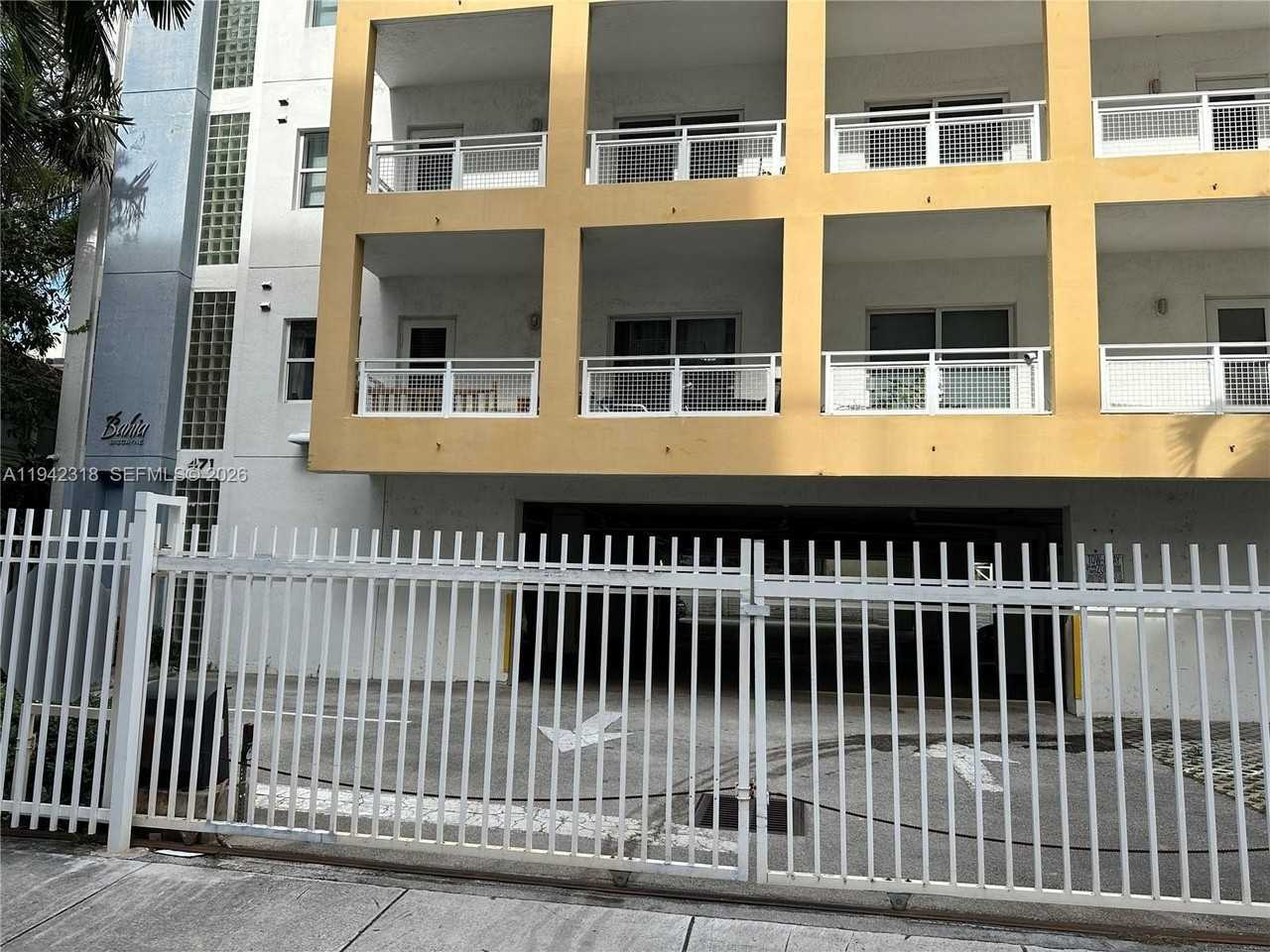 471 Ne 25th St #301 - Photo 2 of 14