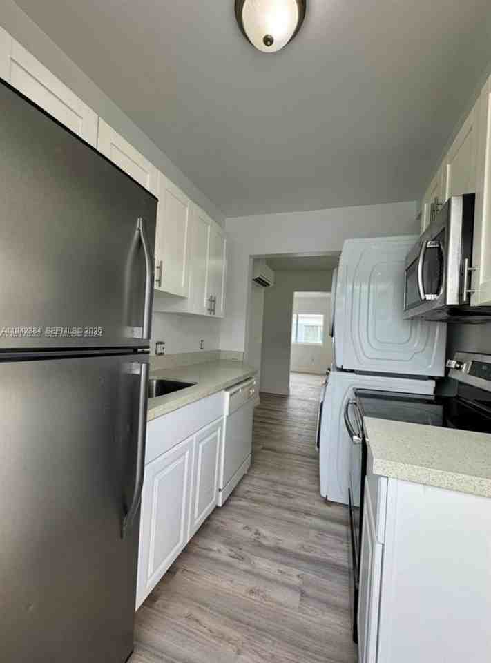 1248 Marseille Dr #4 - Photo 2 of 6
