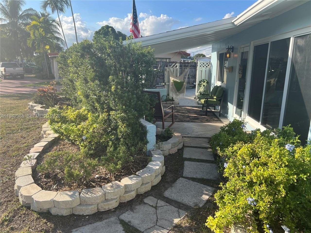 8801 Sw 42nd St - Photo 7 of 50