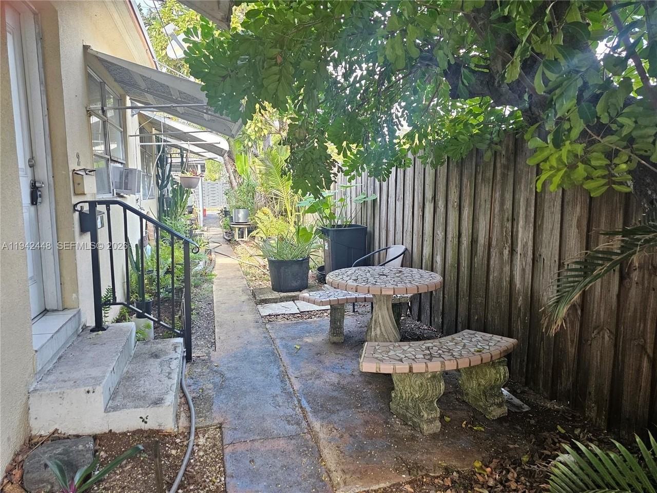 1947 Funston St #1 - Photo 5 of 13