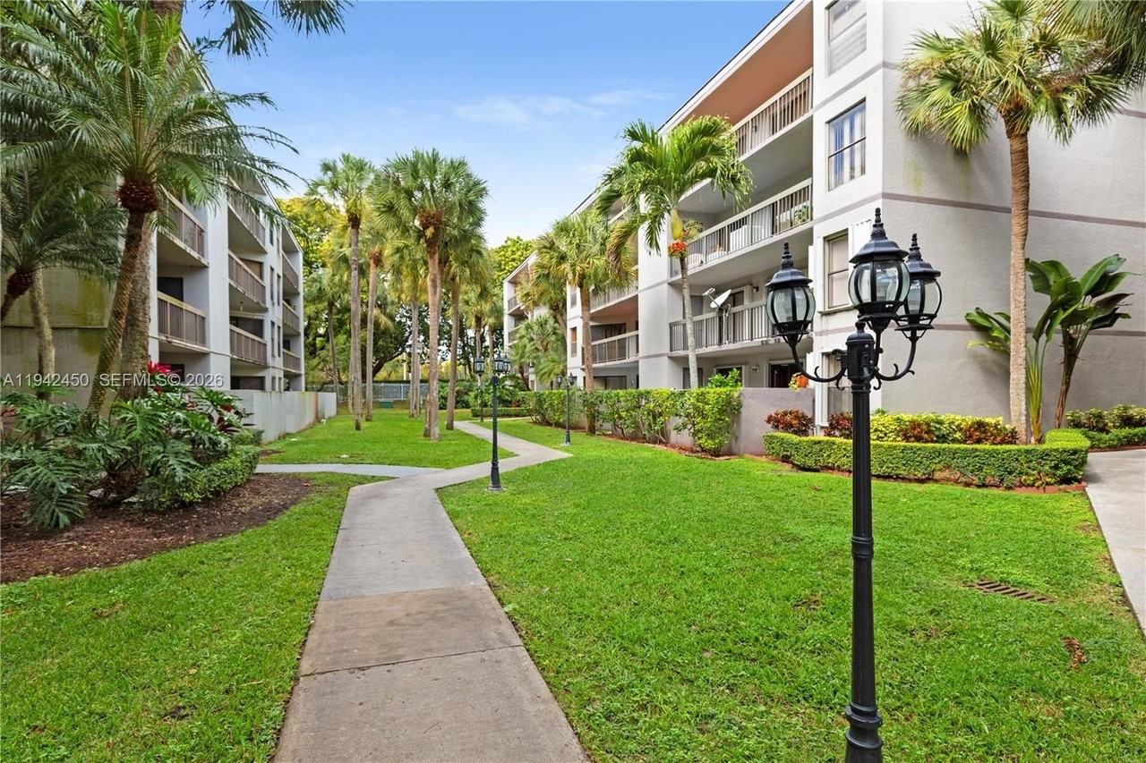 8810 Sw 132nd Pl #403DN - Photo 2 of 29