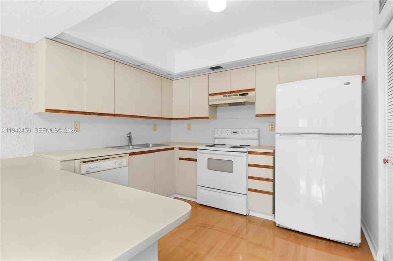 8810 Sw 132nd Pl #403DN - Photo 5 of 21
