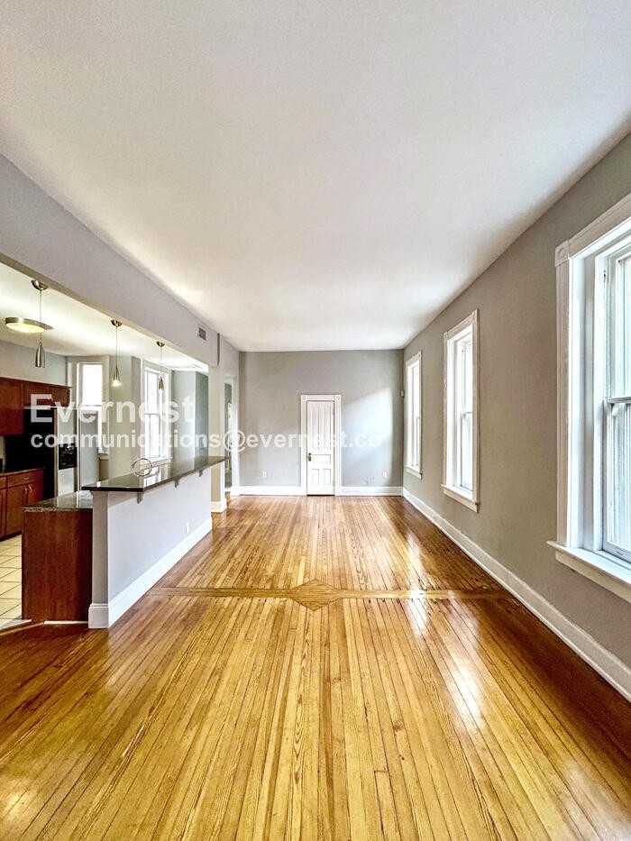 2034 W Grace St #B - Photo 3 of 27