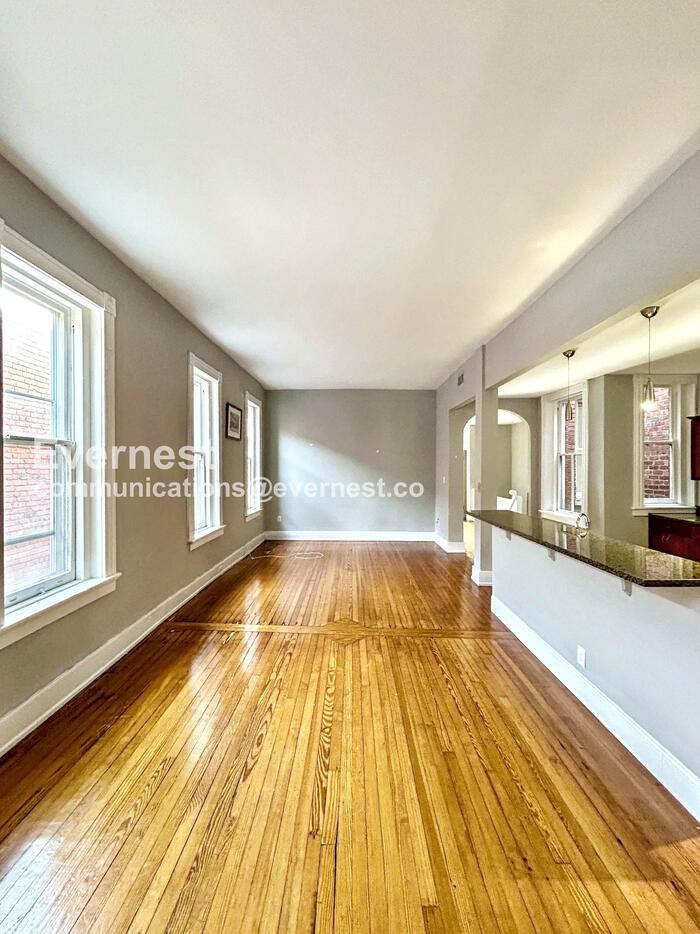 2034 W Grace St #B - Photo 4 of 27