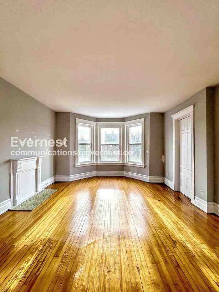 2034 W Grace St #B - Photo 5 of 27