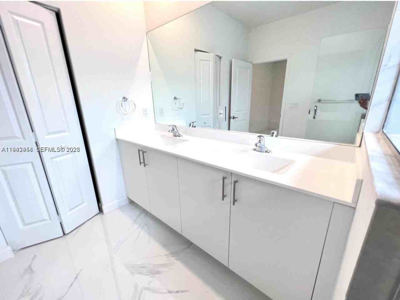 15903 Sw 2nd Pl #15903 - Photo 5 of 23