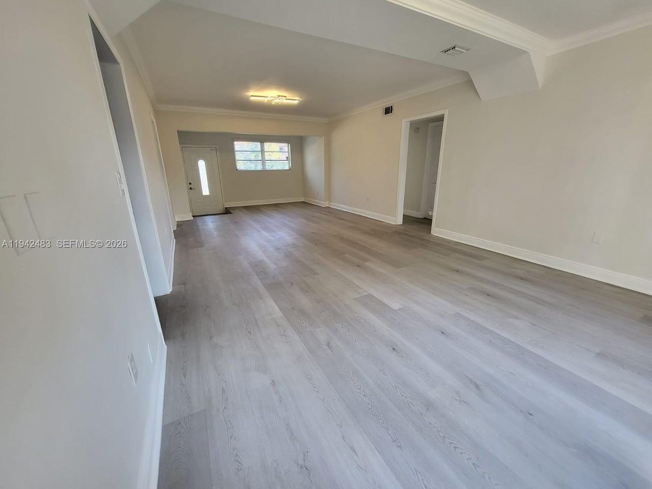 2330 Sw 31st Ave - Photo 4 of 14