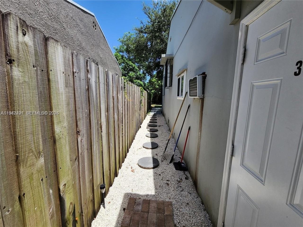 8295 Ne 3rd Ave #3 - Photo 5 of 6