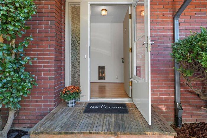 8650 Sw Canyon Ln #2 - Photo 5 of 29