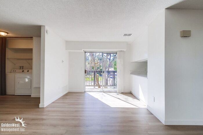 1950 Arnold Way #06 - Photo 2 of 15