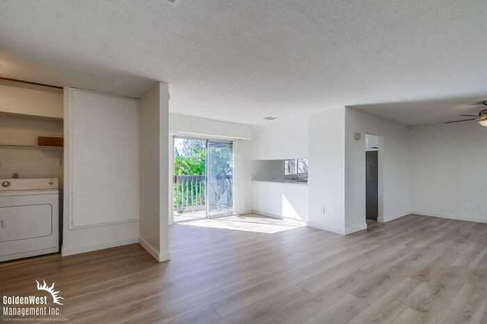 1950 Arnold Way #06 - Photo 5 of 15