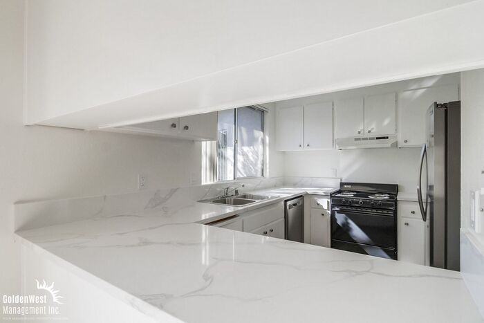 1950 Arnold Way #06 - Photo 7 of 15