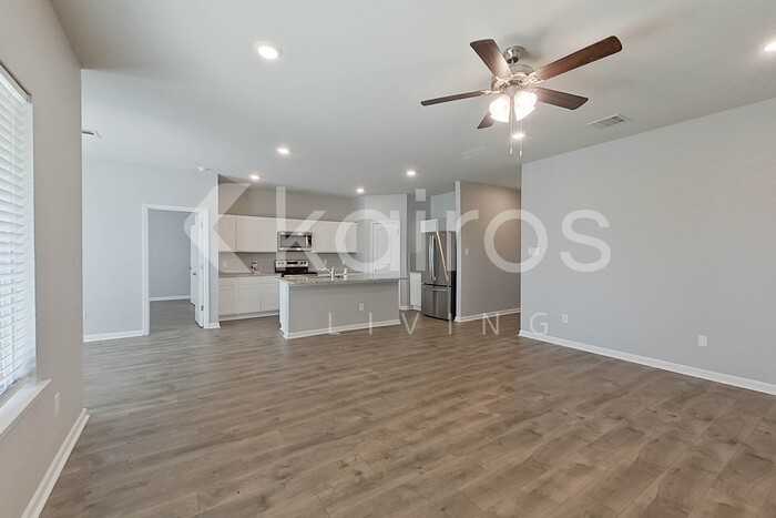 406 Mango Dr - Photo 5 of 26