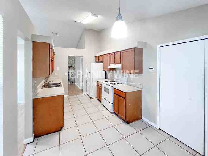 7901 Winterwood Cir N - Photo 6 of 15