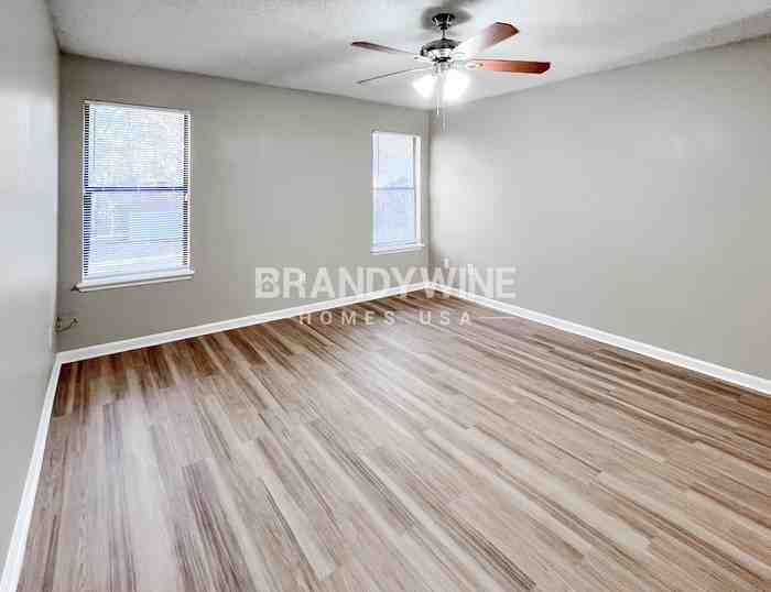 7901 Winterwood Cir N - Photo 7 of 15