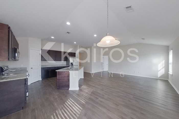 101 Ebenezer Bluff Way - Photo 6 of 22