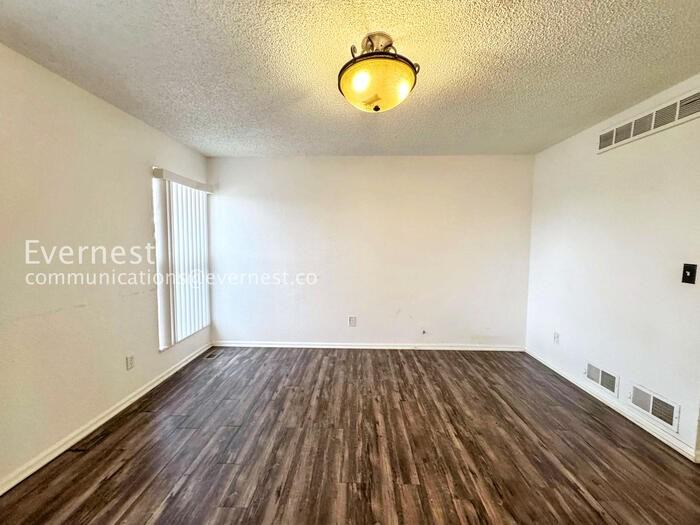 17401 E Gunnison Pl - Photo 5 of 34