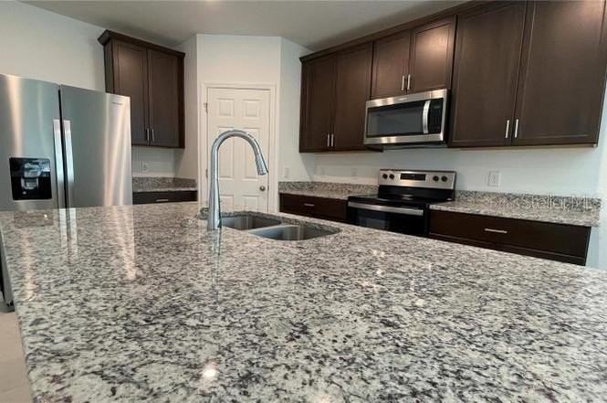 3094 Laurel Oak Ln - Photo 4 of 26