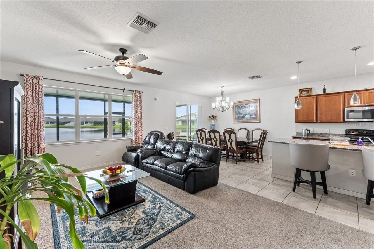 3624 Vega Creek Dr - Photo 7 of 19