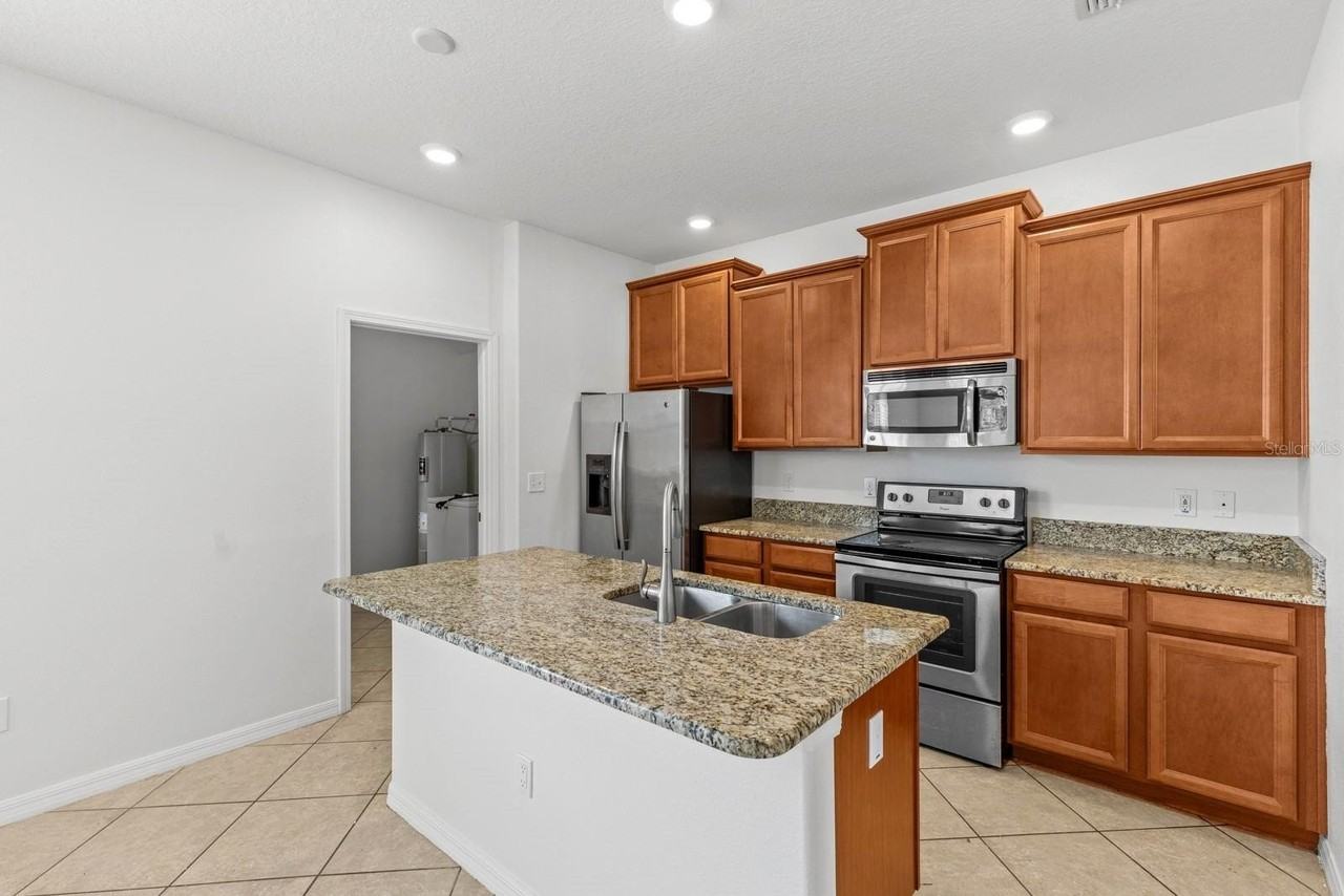 13075 Calderdale Ave - Photo 5 of 19