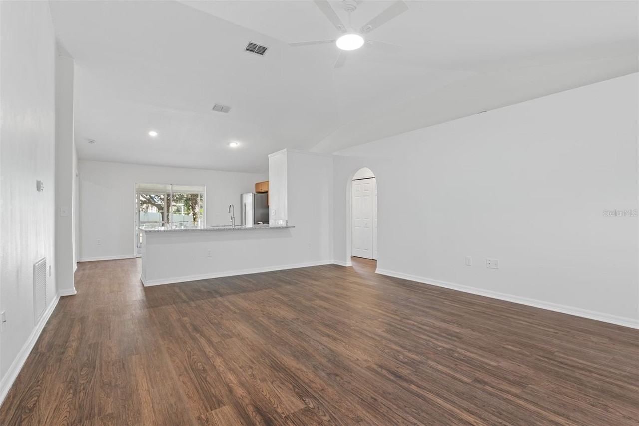 257 Mcclain Dr - Photo 4 of 34