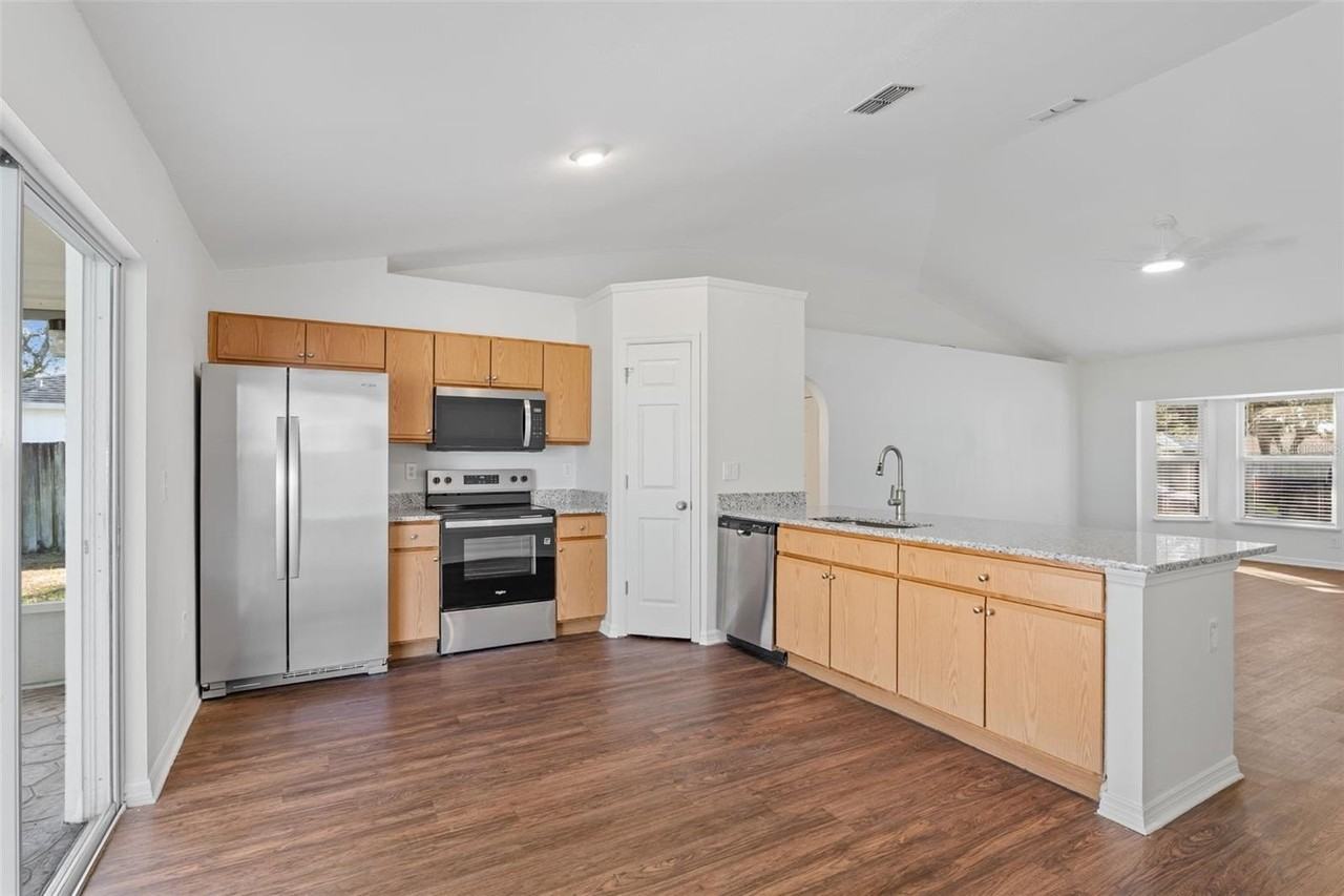 257 Mcclain Dr - Photo 7 of 34