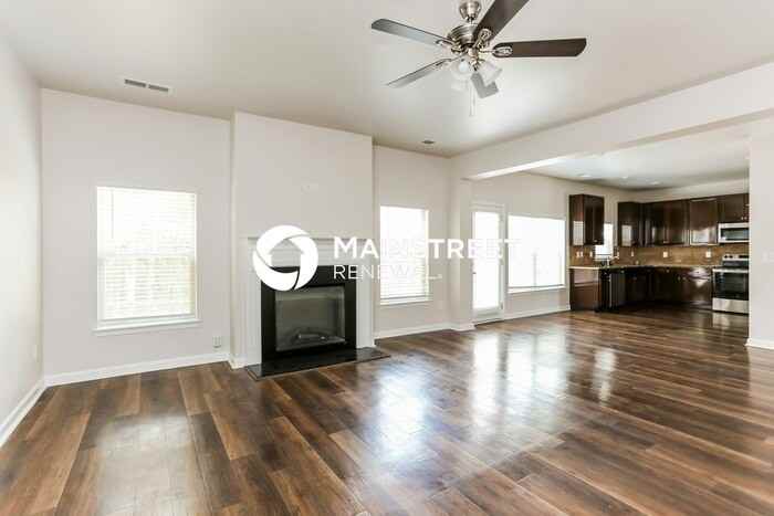 12226 Flannery Ln - Photo 4 of 19