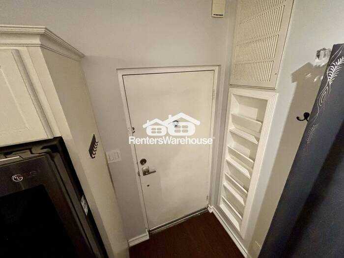 349 E Thomas Rd #E407 - Photo 3 of 34