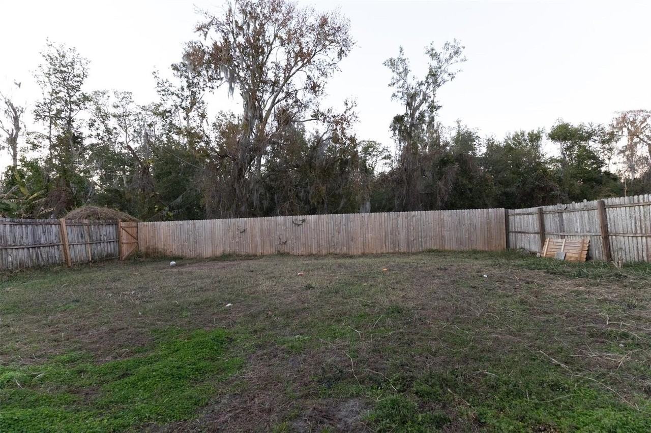 4610 N Country Hills Ct - Photo 6 of 20