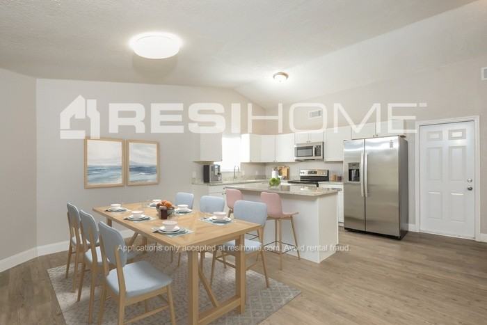 3544 Canon Ct - Photo 3 of 18