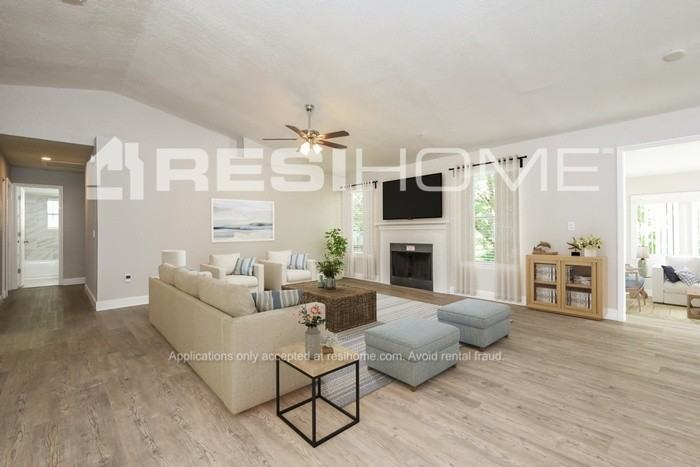 3544 Canon Ct - Photo 5 of 18