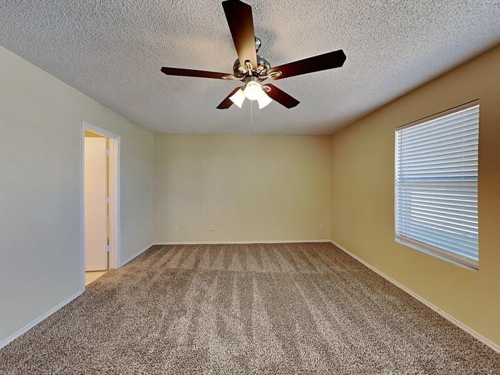 2310 Graystone Dr - Photo 5 of 25