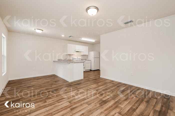 27382 Pasadena Dr - Photo 3 of 15