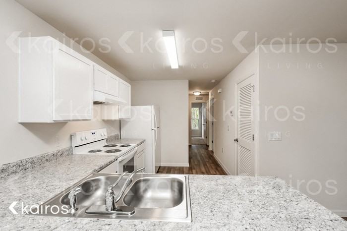 27382 Pasadena Dr - Photo 7 of 14