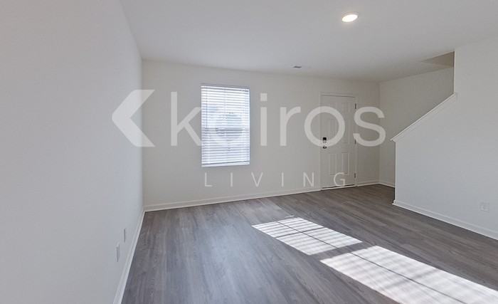 7020 Moss Creek Way - Photo 2 of 24