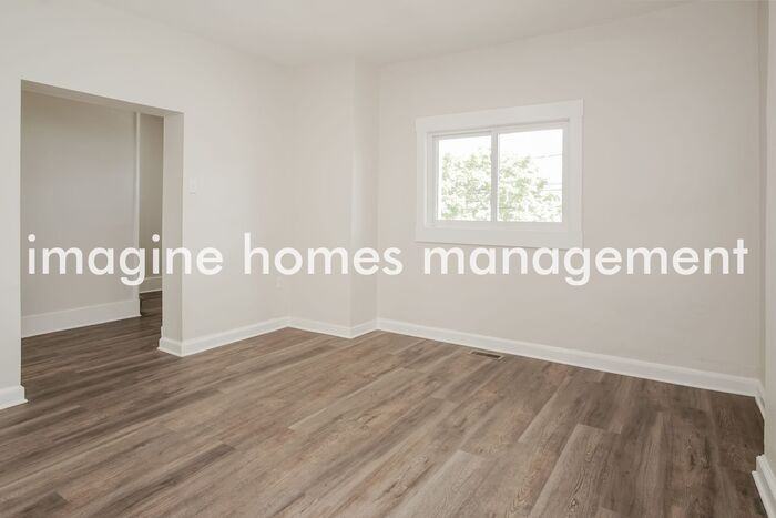 2632 Broadway Ave - Photo 5 of 24