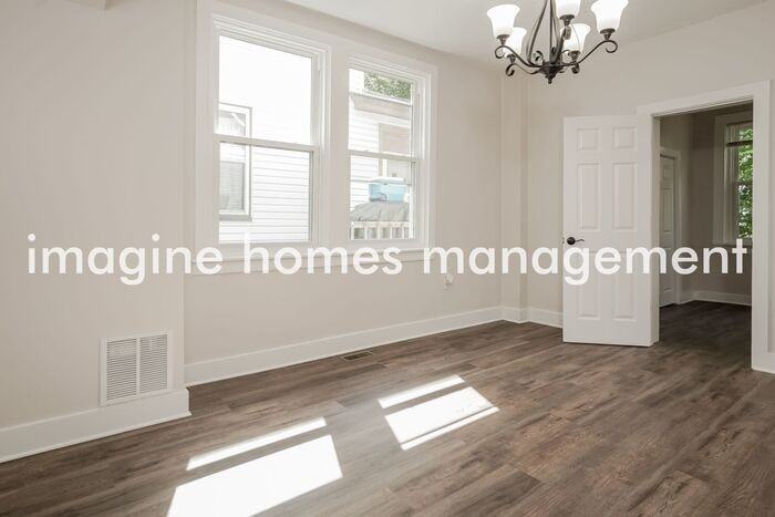 2632 Broadway Ave - Photo 7 of 24