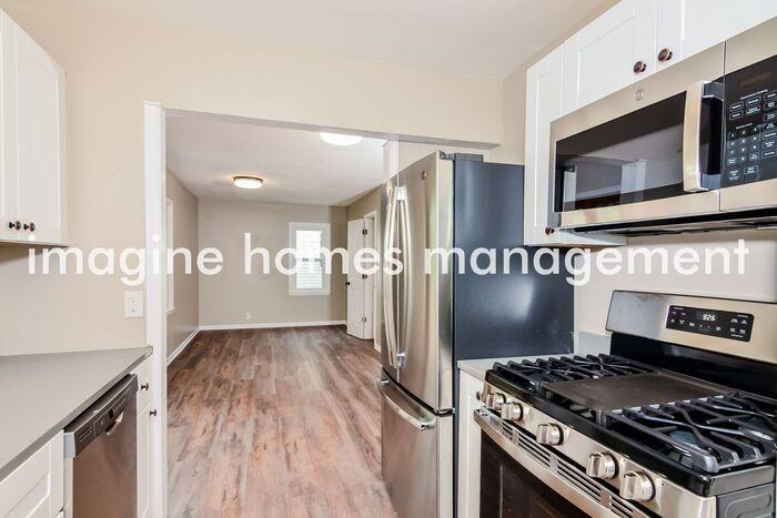 7516 Bryant Ave S - Photo 6 of 17