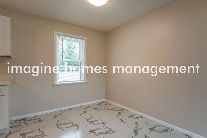 10725 Lavinia Dr - Photo 4 of 11