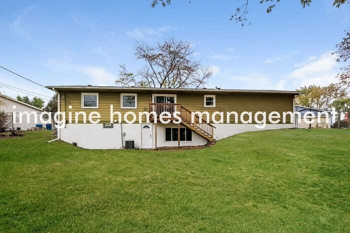 1764 Serpentine Dr - Photo 3 of 18