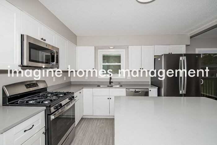 1764 Serpentine Dr - Photo 7 of 18