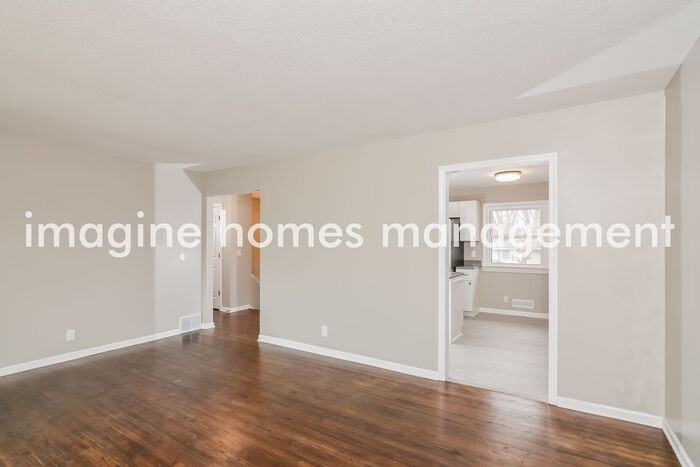 164 Spruce Dr - Photo 3 of 16