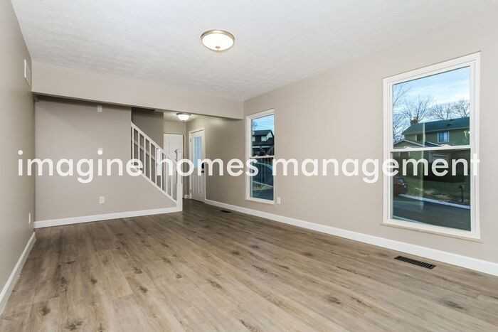 5554 Pine Needle Ct - Photo 5 of 19