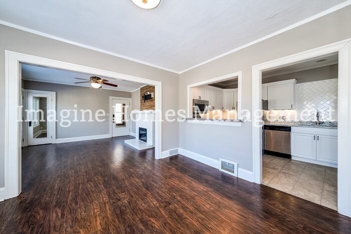 17437 Woodford Ave #2 - Photo 6 of 14