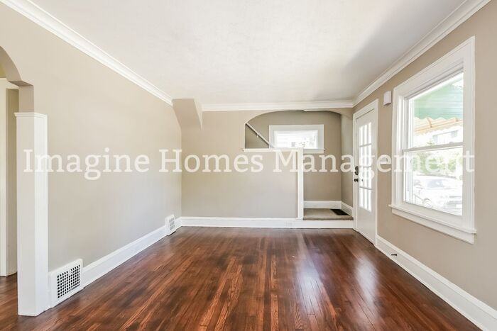 1505 Blossom Park Ave - Photo 4 of 16