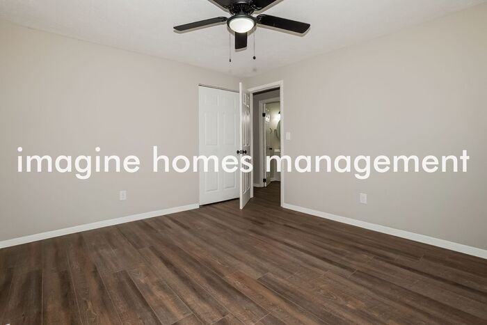 4851 Robinwood Dr - Photo 7 of 13