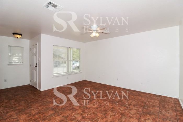 13500 Alysheba Dr - Photo 3 of 16